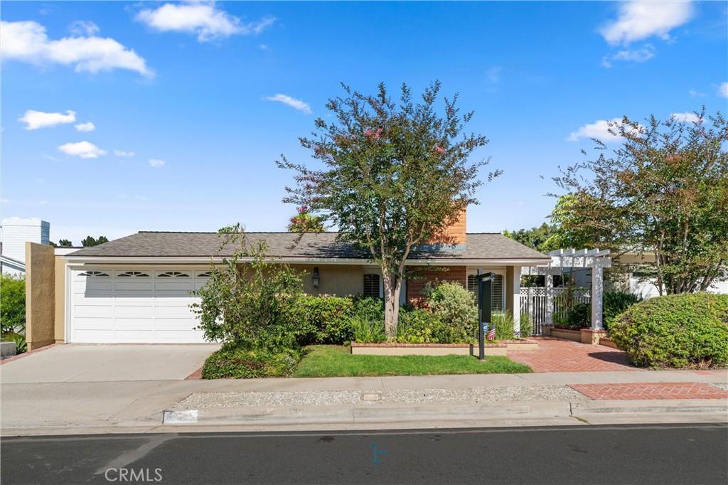 MLS #OC26136554 image #0