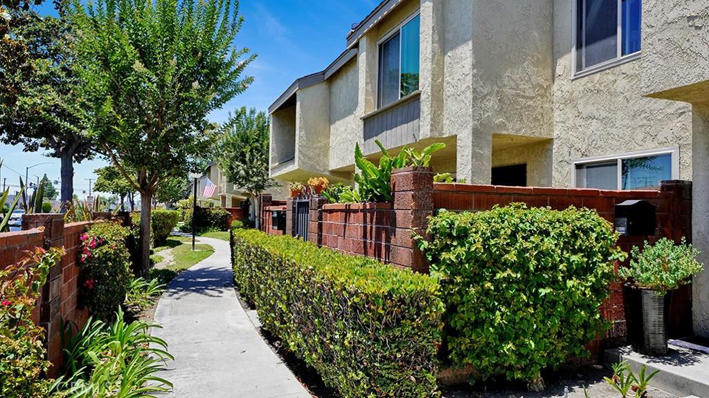 MLS #OC26137047 image #0