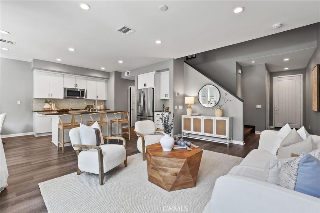 MLS #OC26138567 image #0