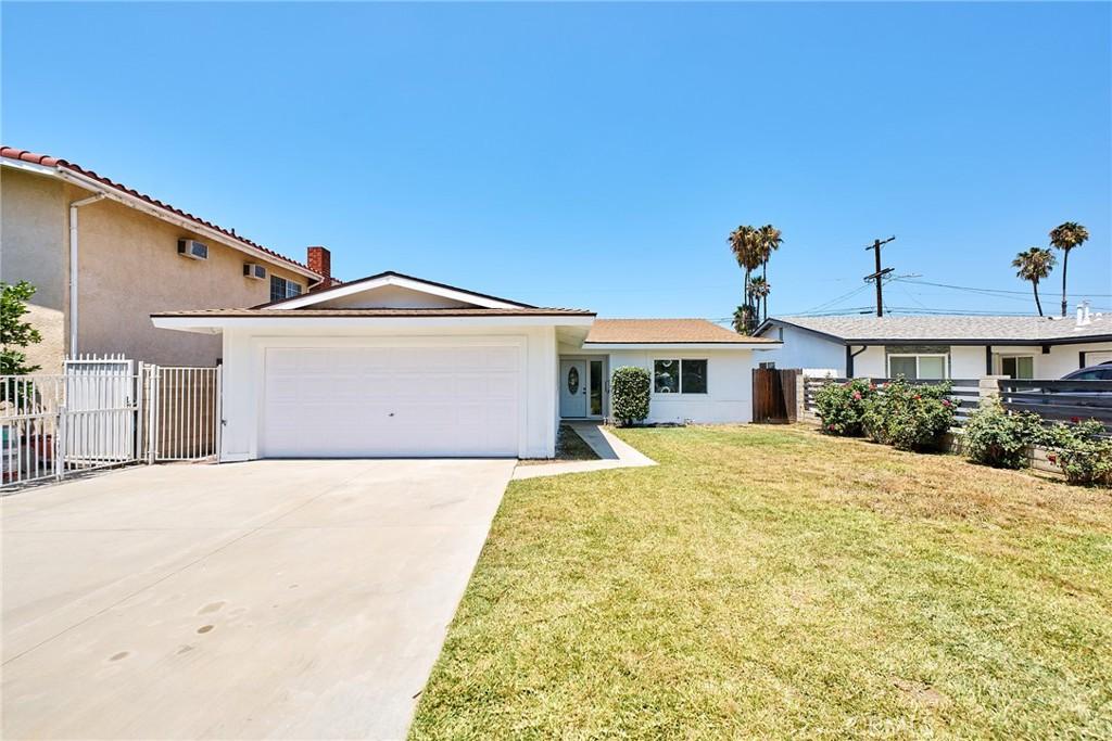 MLS #OC26138586 image #0