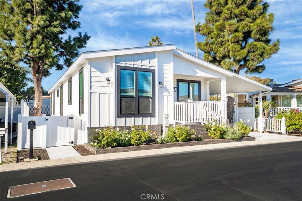 MLS #OC26140155 image #0