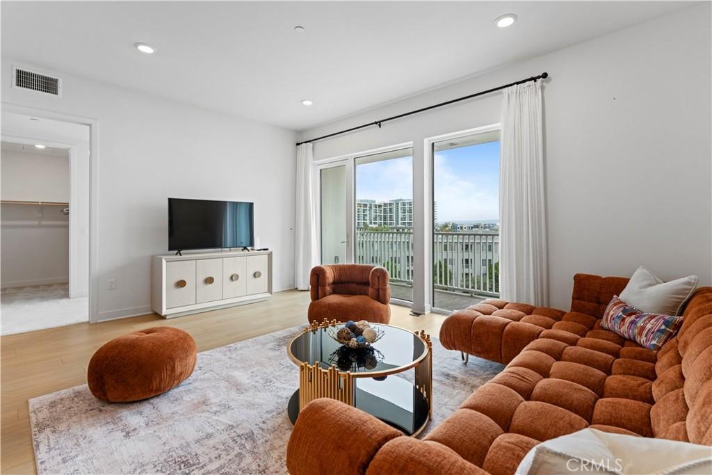 MLS #OC26140159 image #0