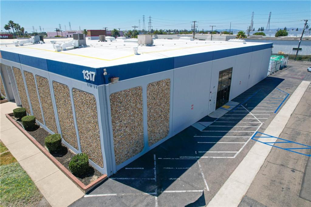 MLS #OC26140381 image #0