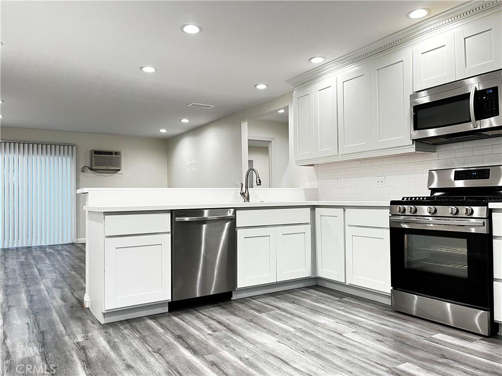 MLS #OC26140413 image #0