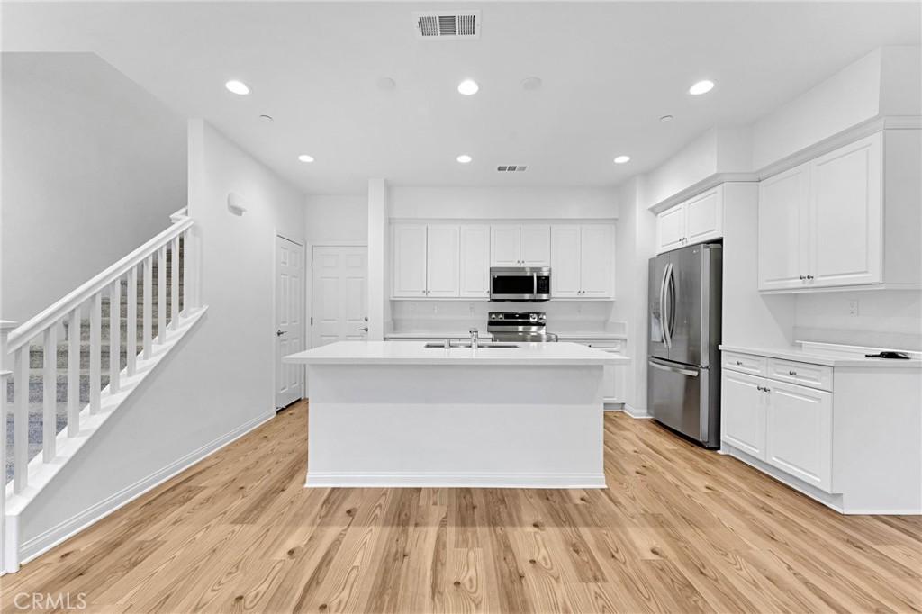 MLS #OC26141296 image #0