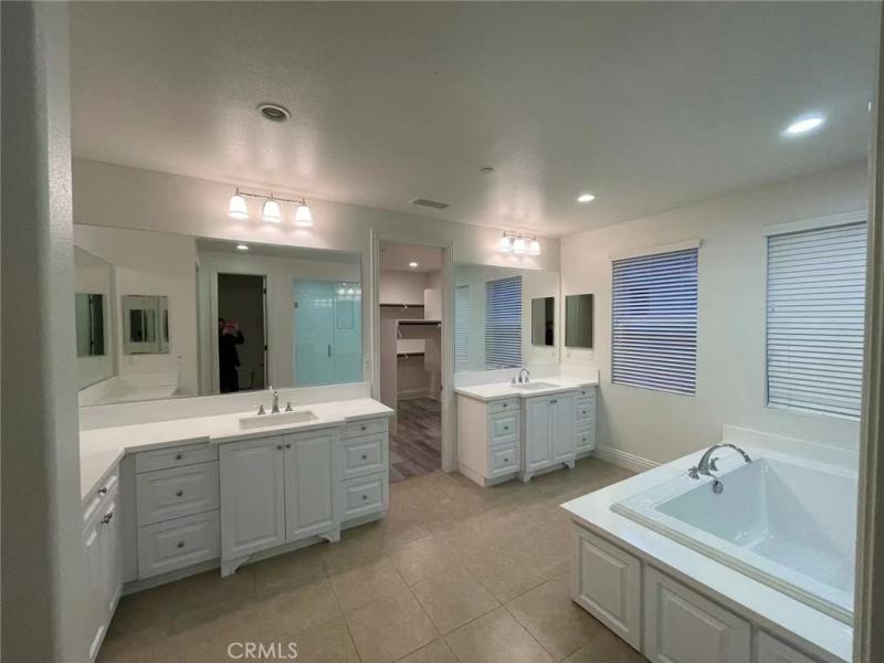 MLS #OC26143072 image #0