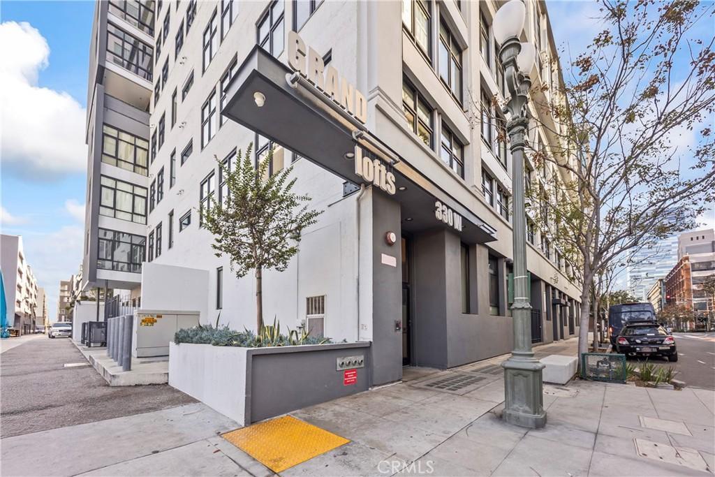 MLS #OC26143081 image #0