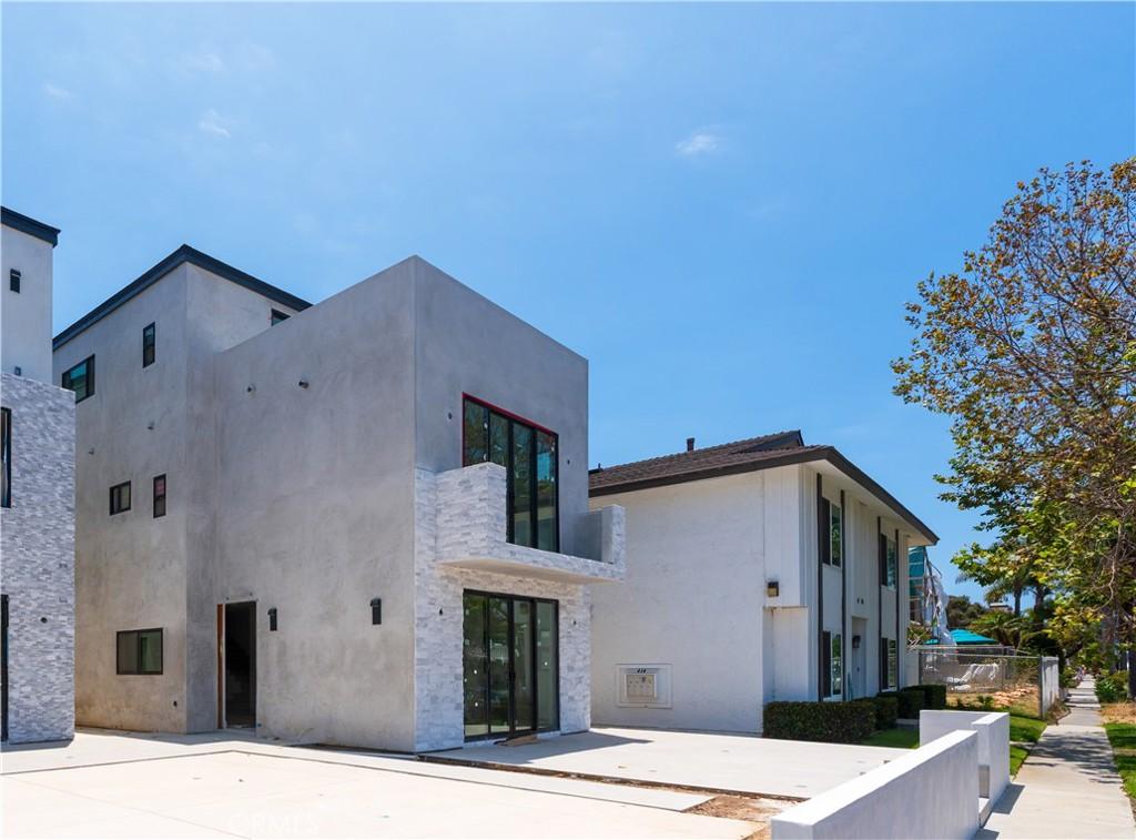 MLS #OC26143340 image #0