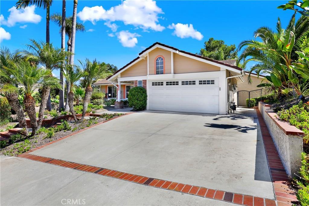 MLS #OC26144126 image #0