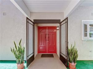 MLS #OC26145850 image #0