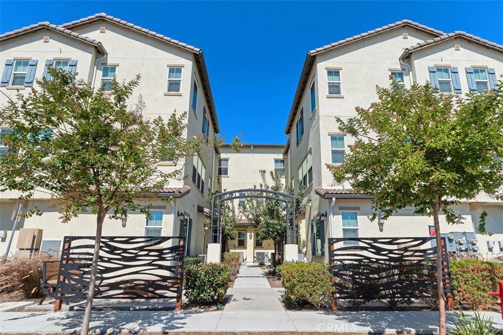 MLS #OC26146925 image #0