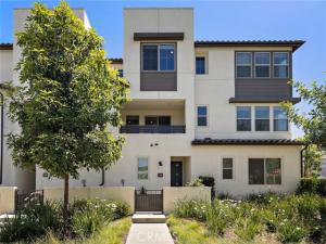 MLS #OC26147885 image #0
