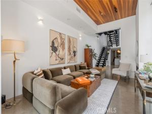 MLS #OC26148004 image #0