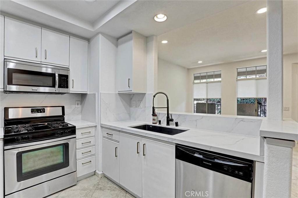 MLS #OC26148037 image #0