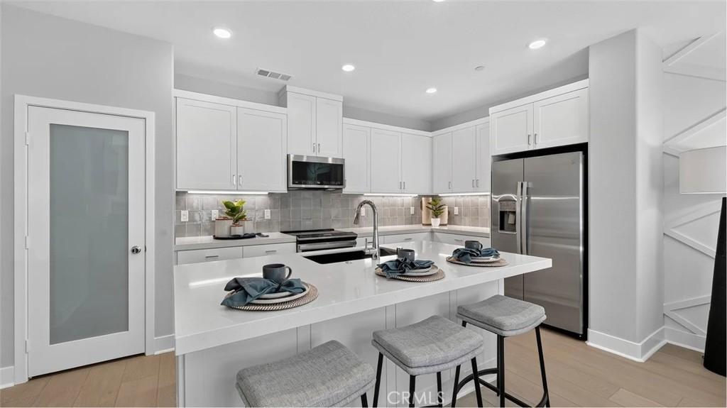 MLS #OC26148609 image #0