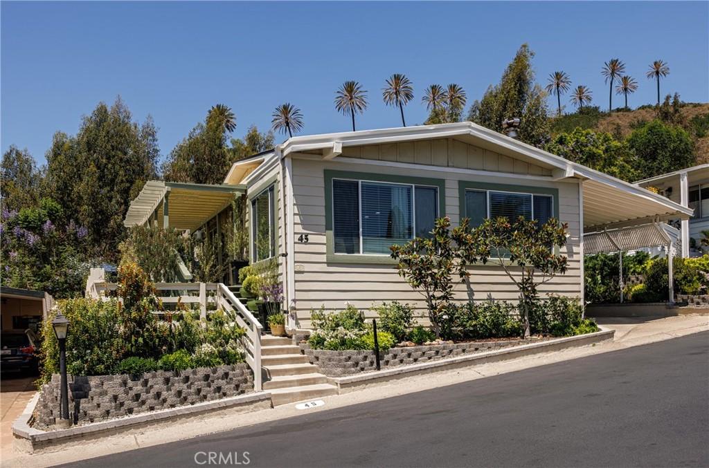 MLS #OC26149460 image #0