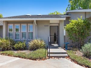 MLS #OC26150291 image #0