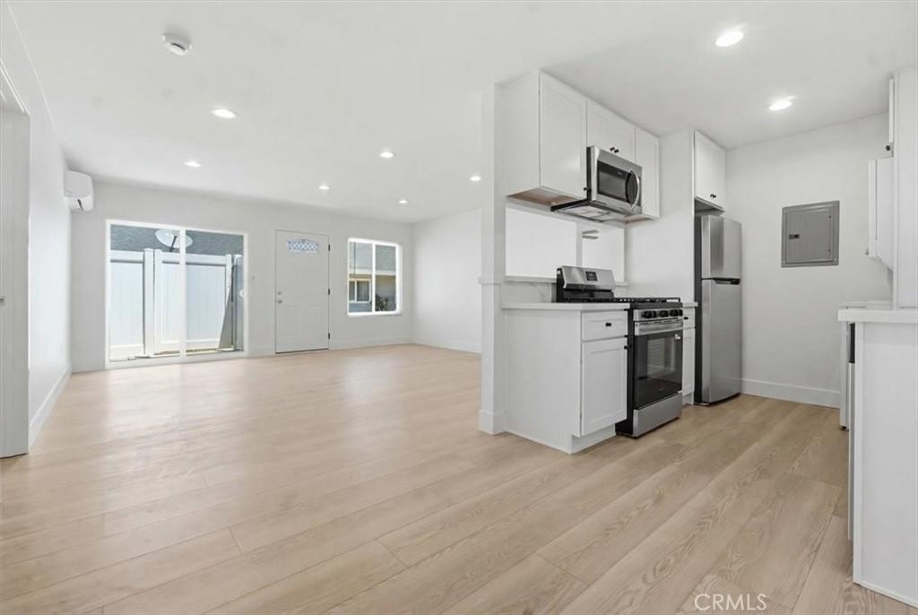 MLS #OC26150830 image #0