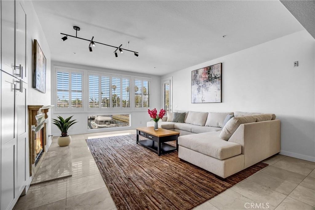MLS #OC26150945 image #0