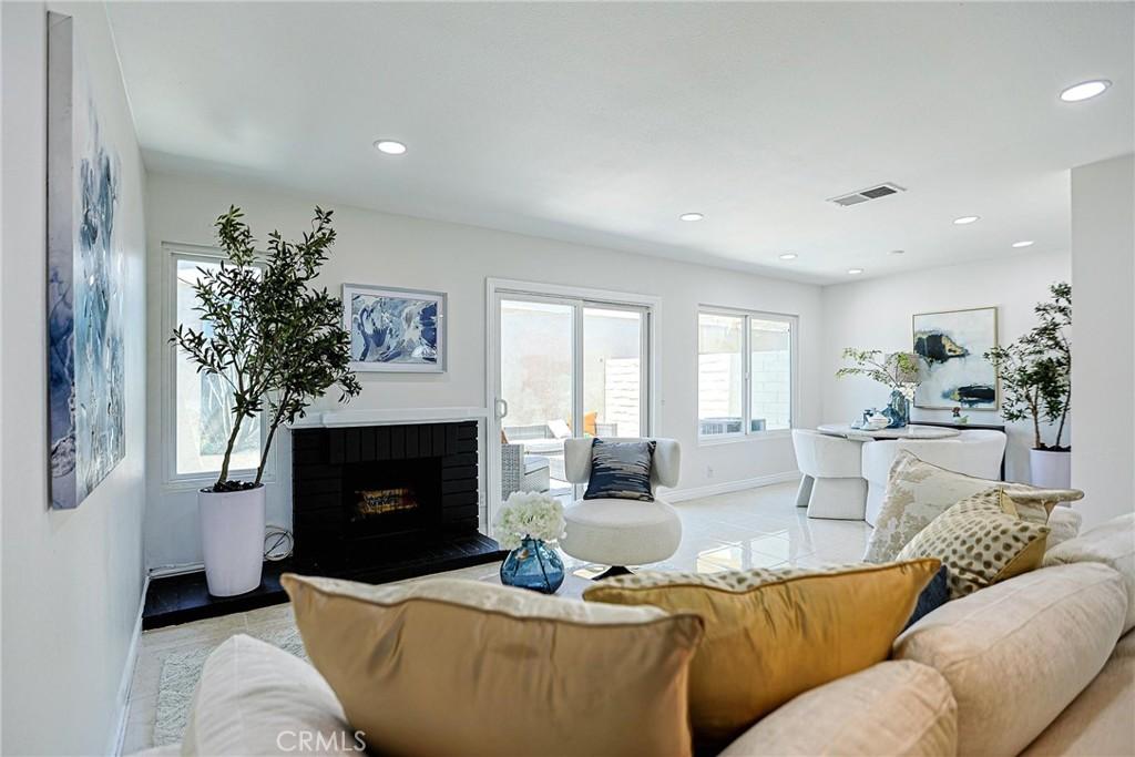 MLS #OC26151412 image #0