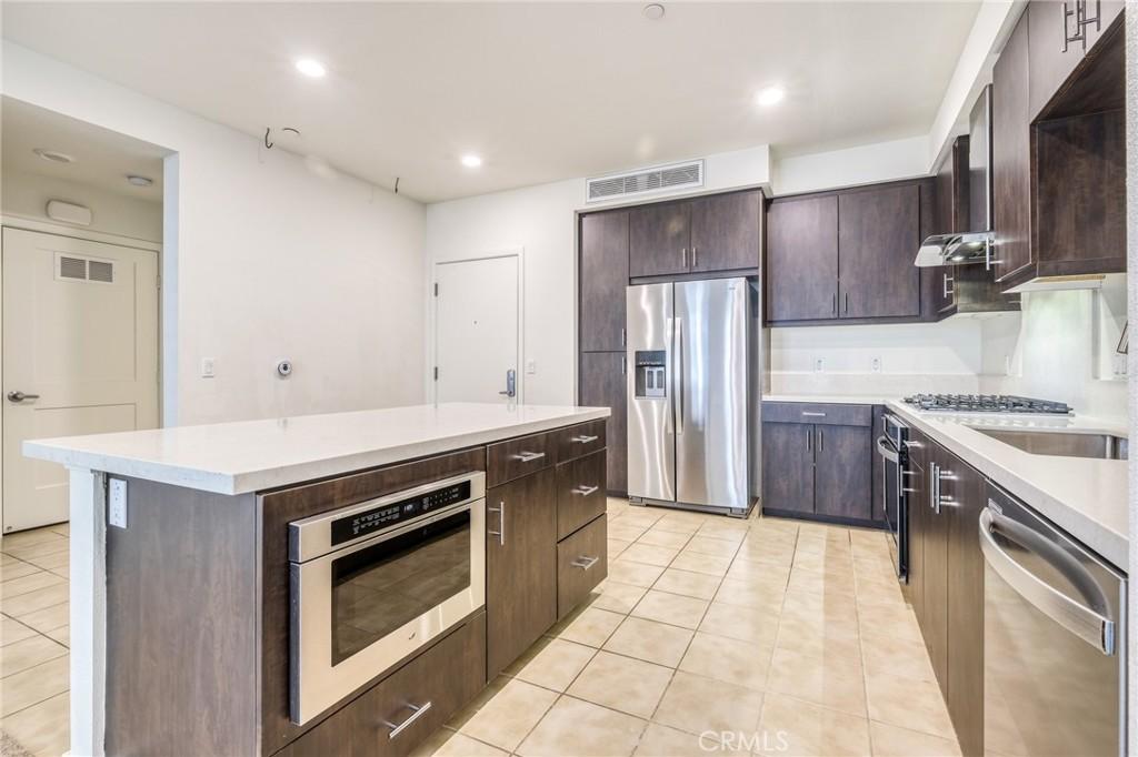 MLS #OC26131081 image #0