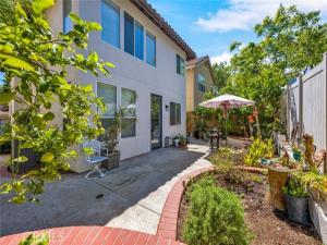 MLS #OC26152563 image #0