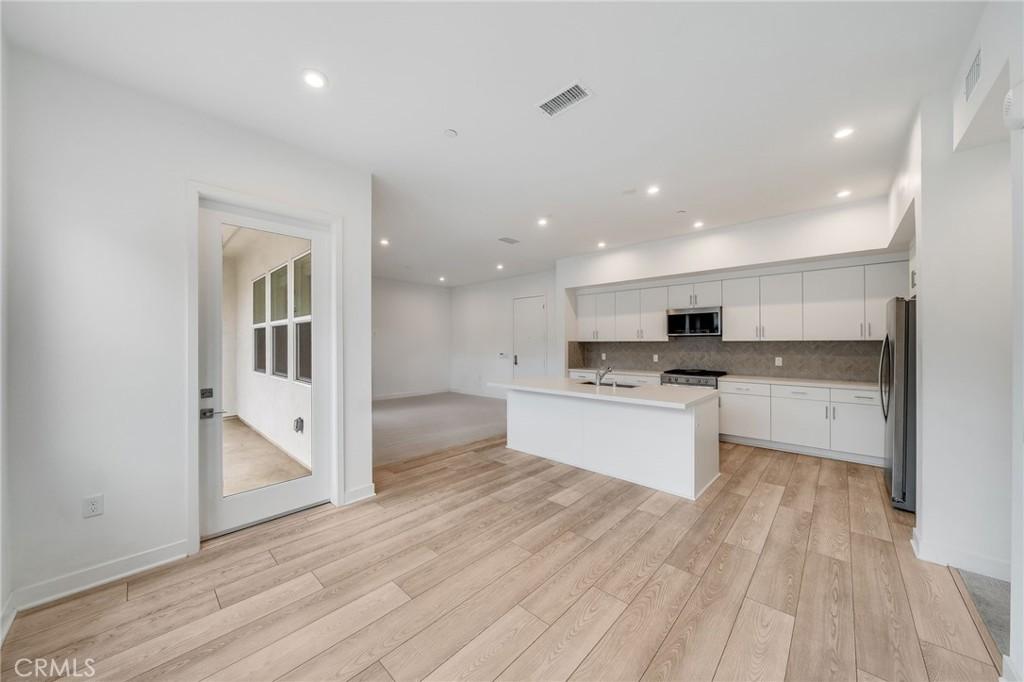 MLS #OC26153266 image #0