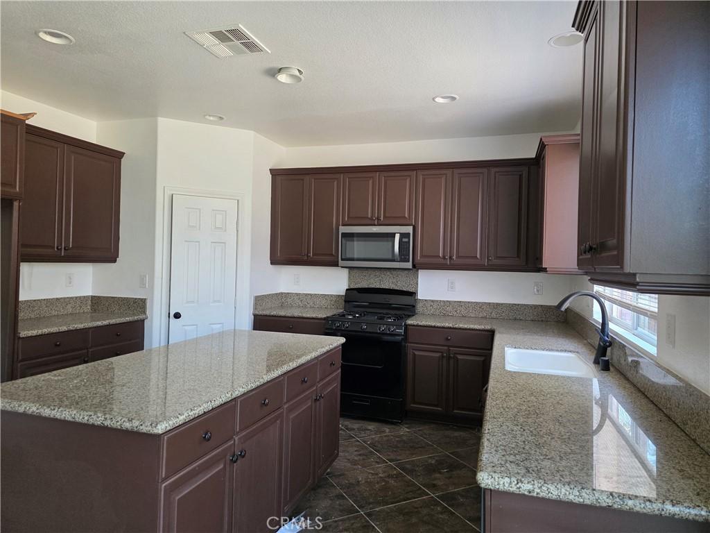 MLS #OC26153638 image #0