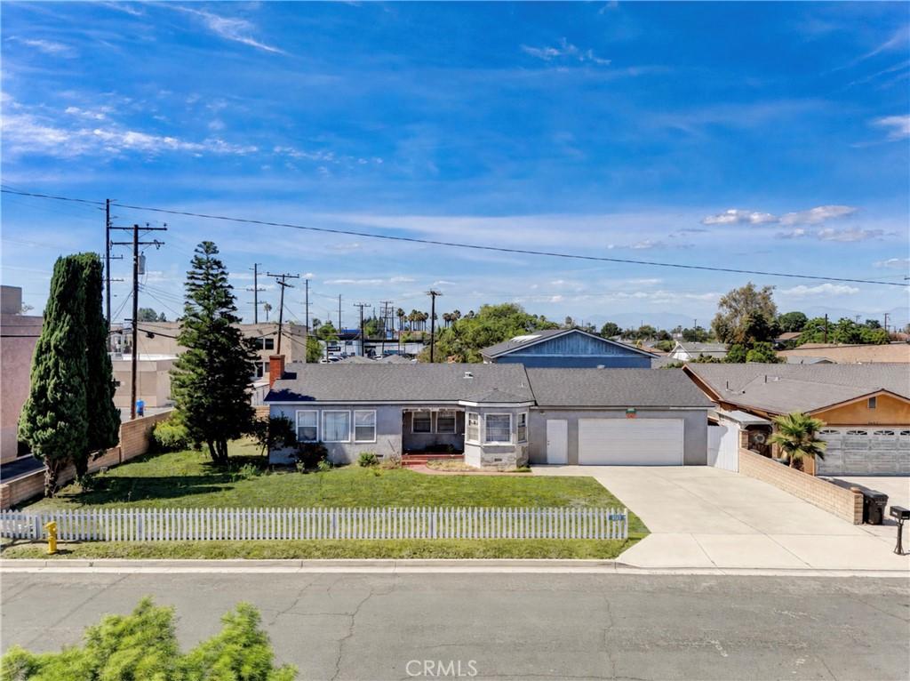 MLS #OC26153736 image #0