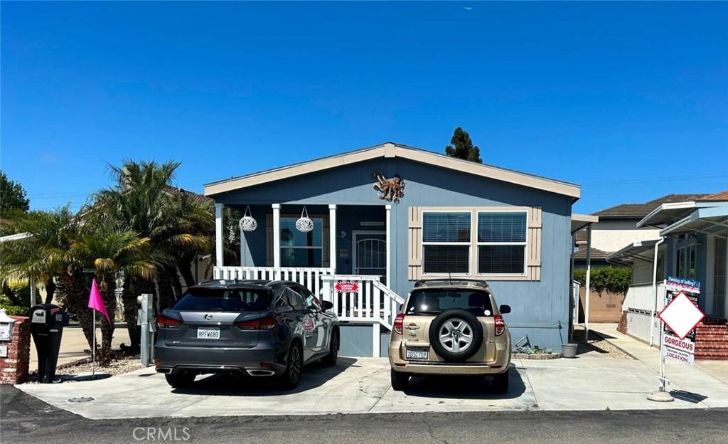 MLS #OC26153810 image #0