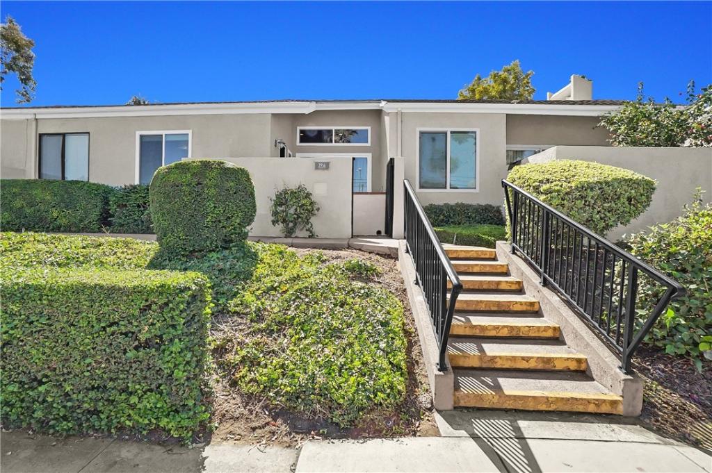 MLS #OC26154078 image #0