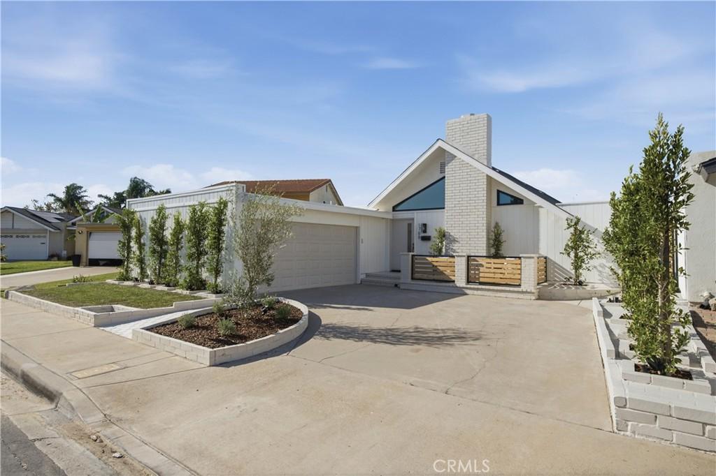 MLS #OC26155097 image #0