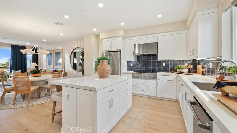 MLS #OC26155295 image #0