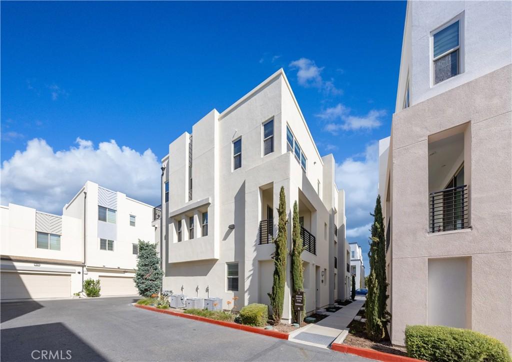 MLS #OC26155387 image #0