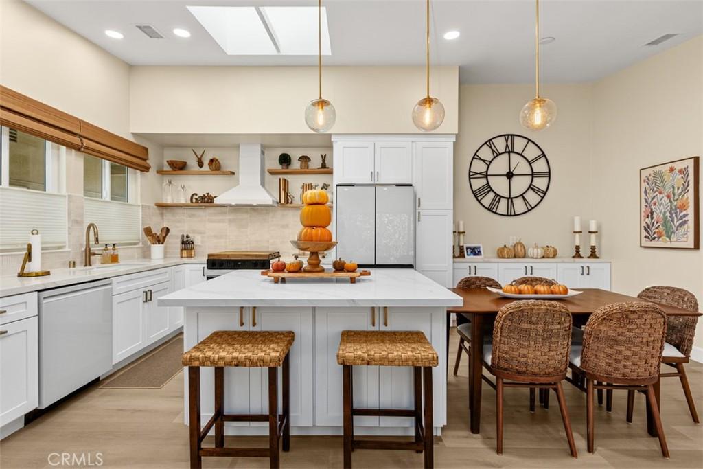 MLS #OC26156068 image #0