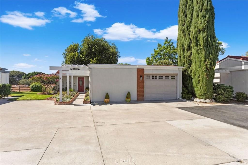 MLS #OC26156255 image #0
