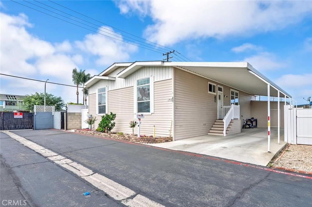 MLS #OC26156437 image #0