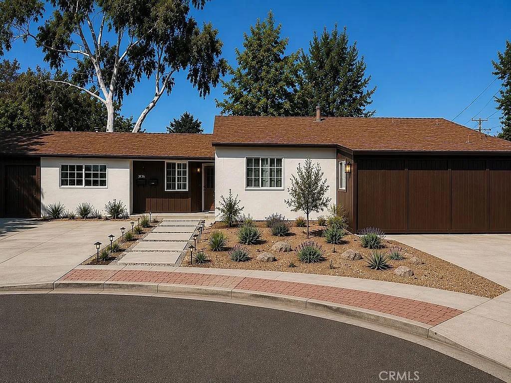 MLS #OC26157239 image #0
