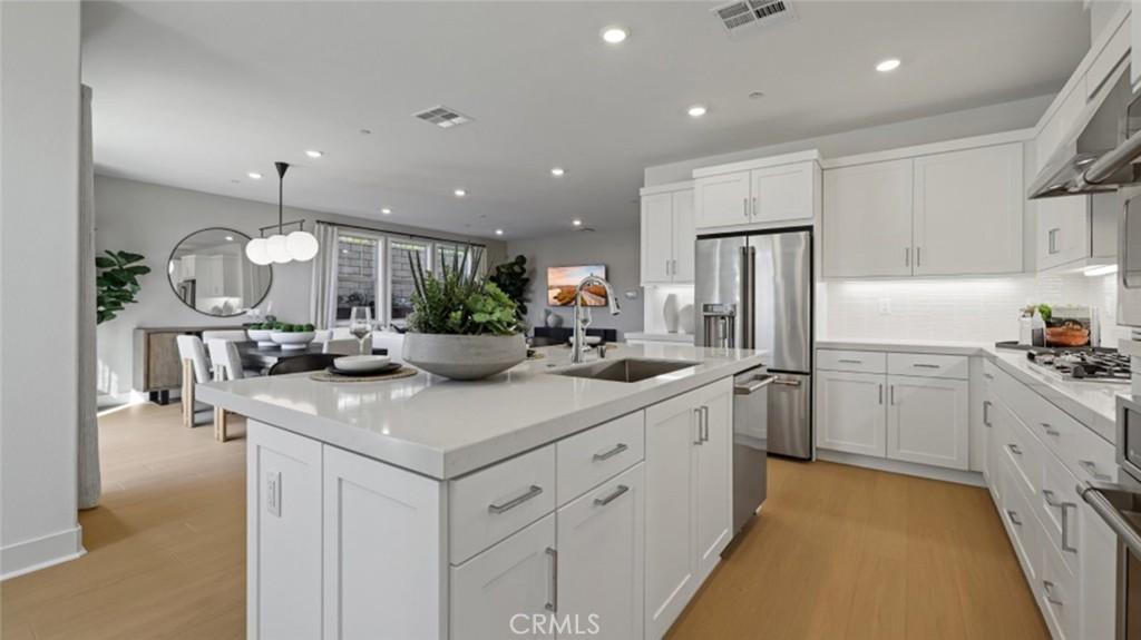 MLS #OC26157977 image #0