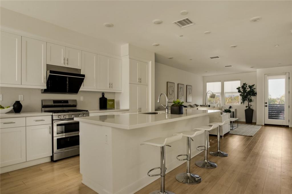 MLS #OC26158302 image #0