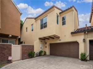 MLS #OC26158595 image #0