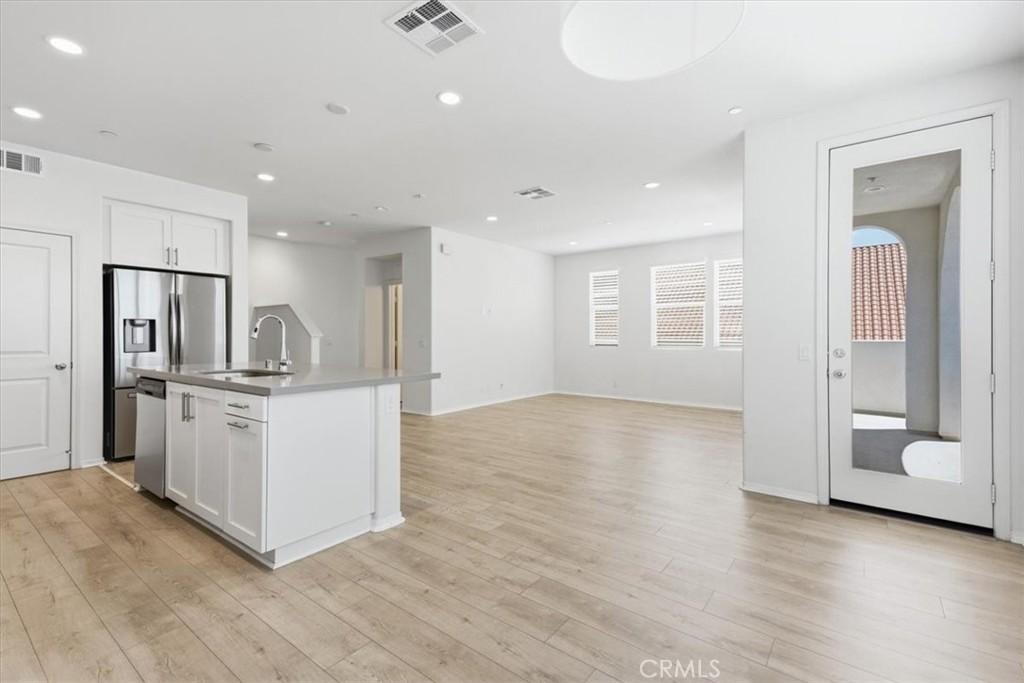 MLS #OC26159266 image #0