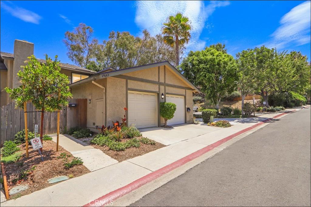MLS #OC26159593 image #0