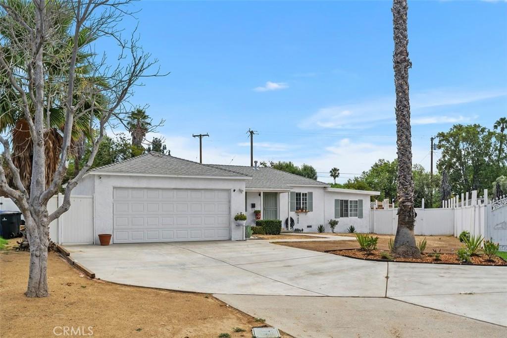 MLS #OC26160061 image #0