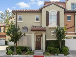 MLS #OC26160135 image #0