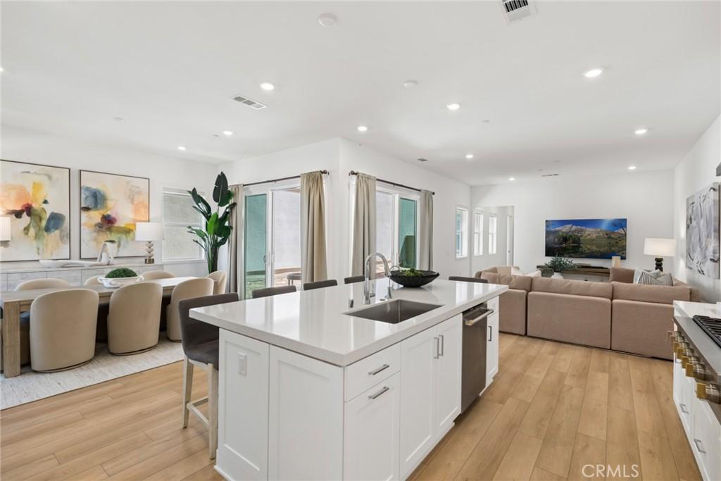 MLS #OC26160240 image #0