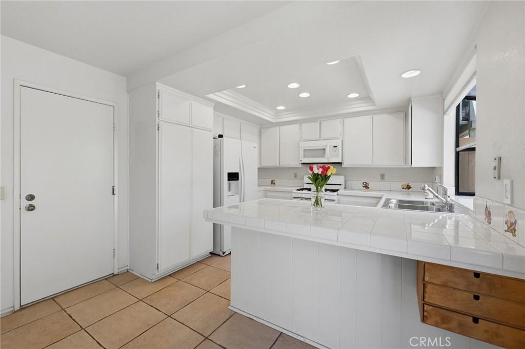 MLS #OC26160641 image #0