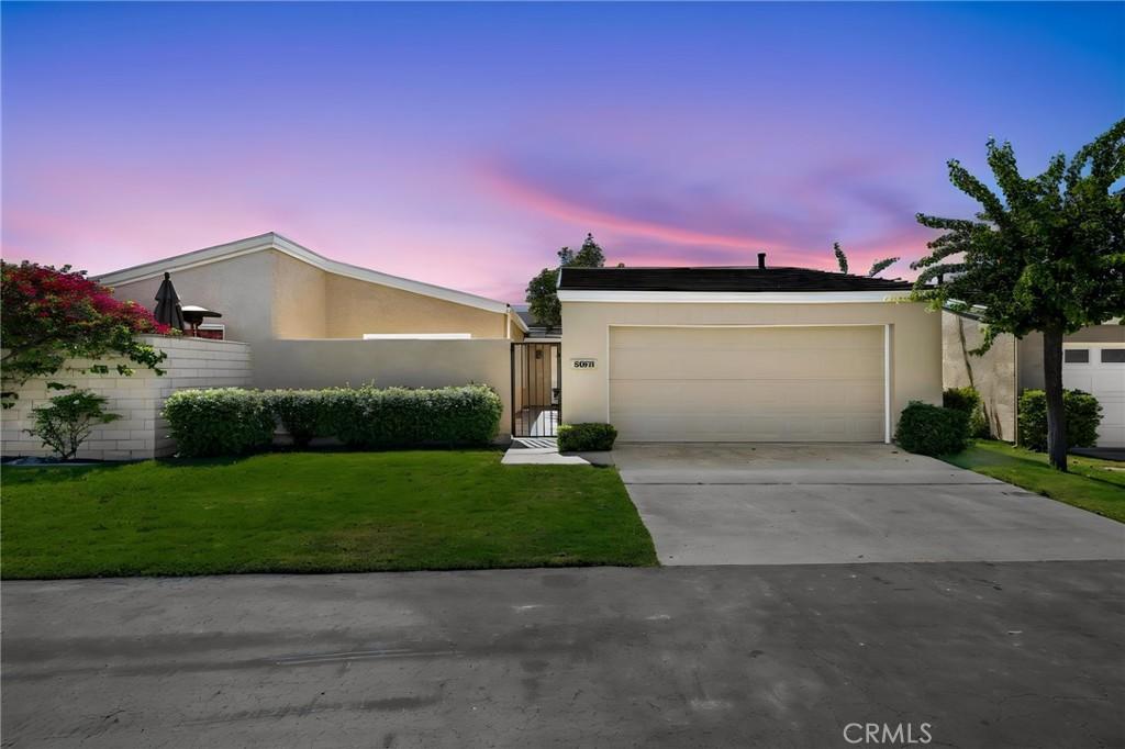 MLS #OC26161017 image #0