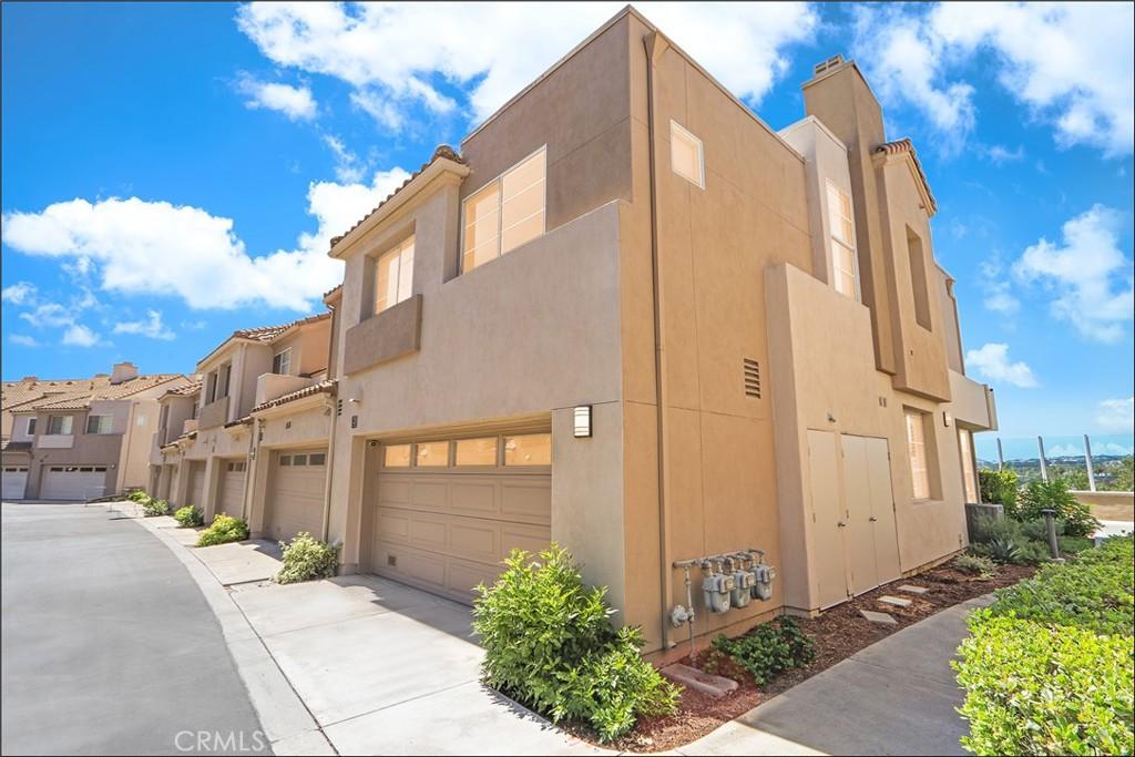 MLS #OC26161401 image #0