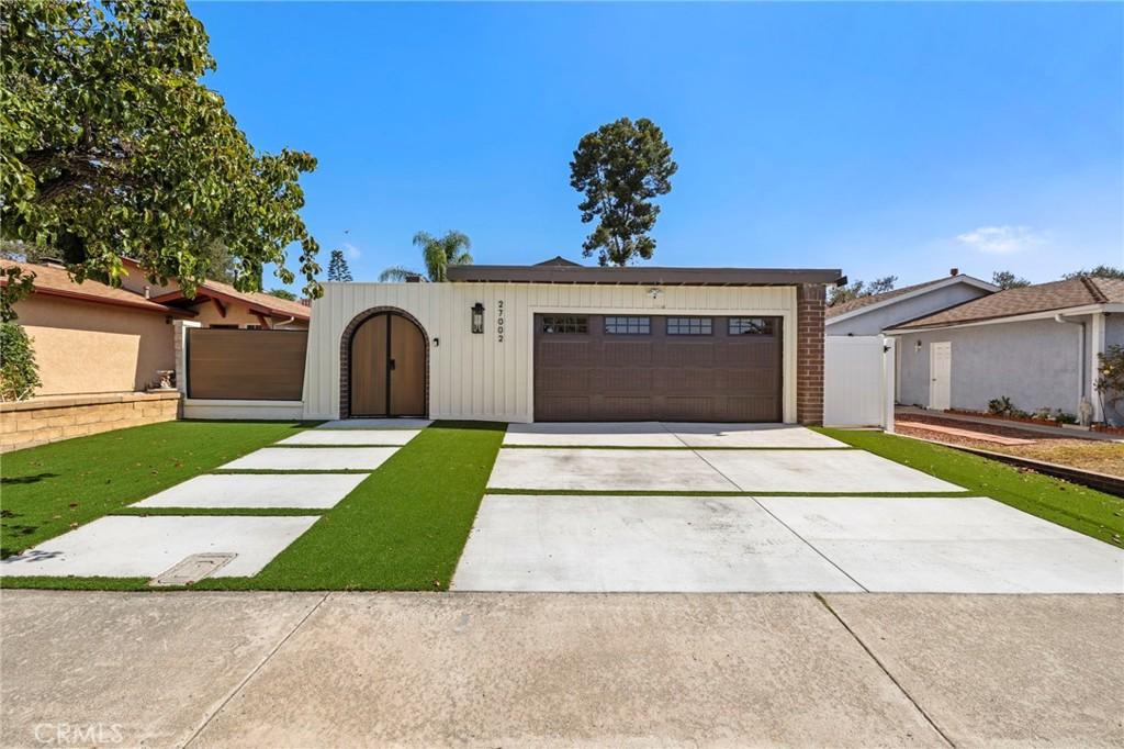 MLS #OC26161456 image #0
